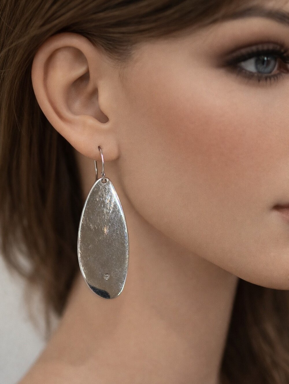 Women's Silver Oval Drop Earrings – Elegant Silver-Tone Fashion Jewelry
